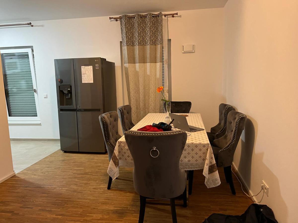 Three Bedroom Apartment In City Centre With A Grand Garden Frankfurt am Main Exterior foto