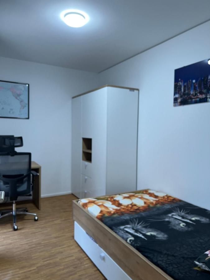 Three Bedroom Apartment In City Centre With A Grand Garden Frankfurt am Main Exterior foto